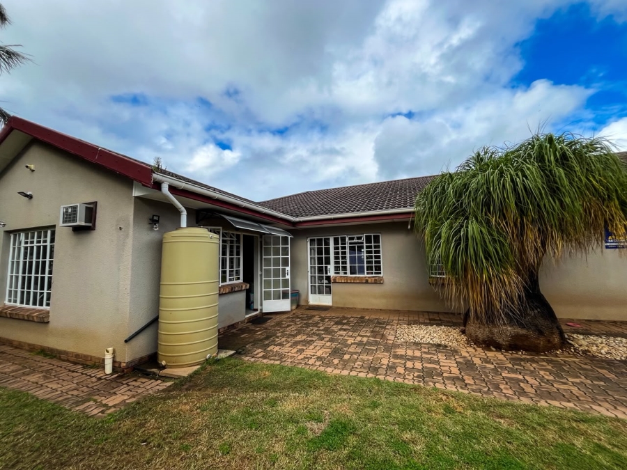 4 Bedroom Property for Sale in Vanes Estate Eastern Cape